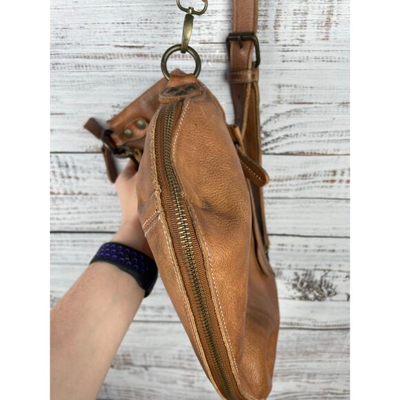 Bed|Stu Bed Stu Tahiti Womens Leather Crossbody Rustic Purse Fold Over Tan - Picture 4 of 10